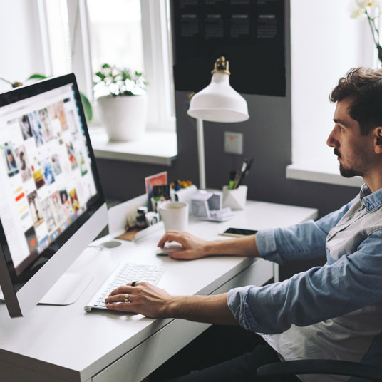 man-content-laptop