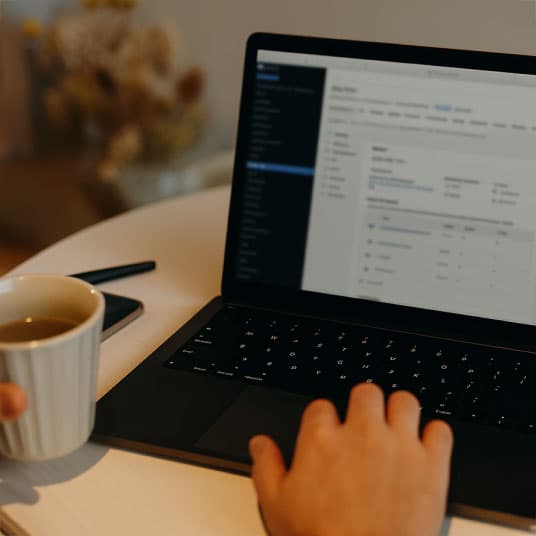 man-coffee-laptop